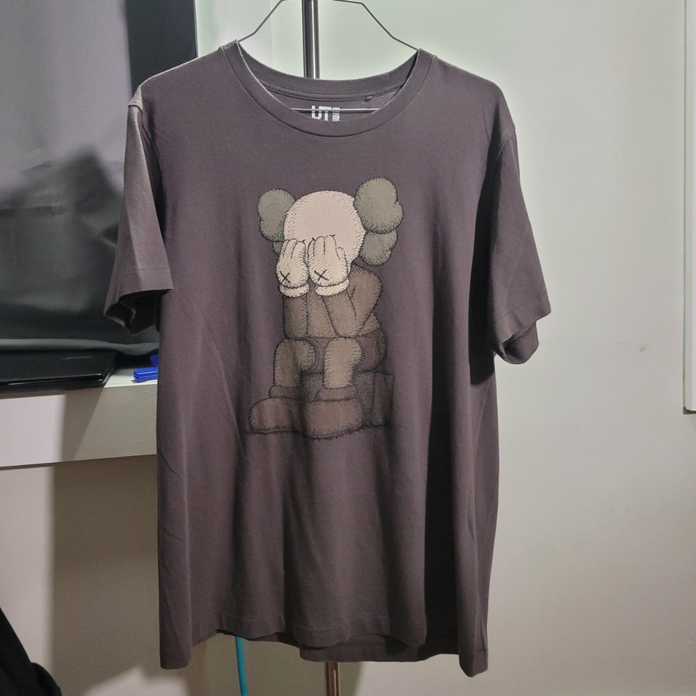 Uniqlo x Kaws 2016 collab T Shirt